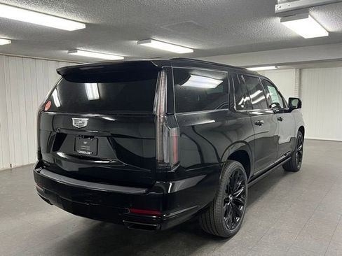 New 2026 Cadillac Escalade ESV Platinum Sport w/ LPO, ONYX Package AWD/4WD image 5