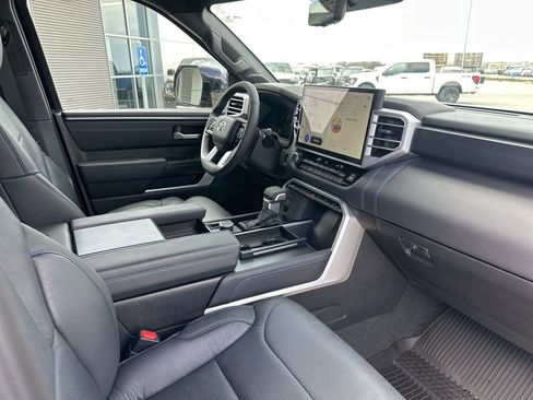 Used 2025 Toyota Tundra Platinum AWD/4WD image 37