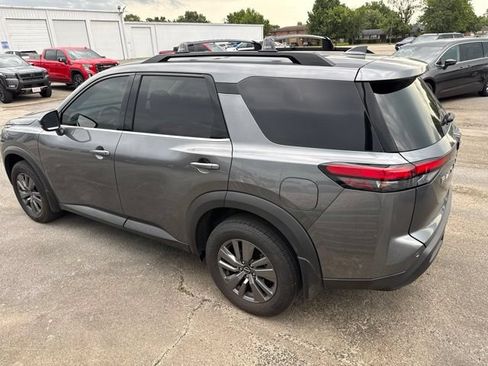 Used 2025 Nissan Pathfinder SV w/ SV Premium Package AWD/4WD image 11