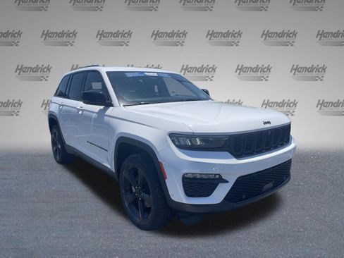 Used 2023 Jeep Grand Cherokee Limited w/ Luxury Tech Group II AWD/4WD image 2