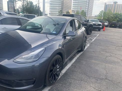 Used 2022 Tesla Model Y Performance image 4