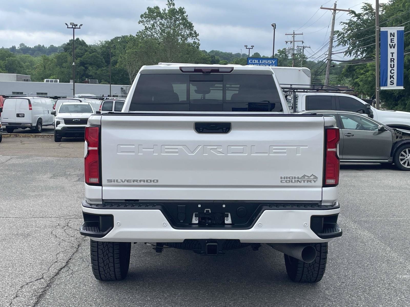 Certified 2024 Chevrolet Silverado 3500 High Country w/ High Country Premium Package AWD/4WD image 4