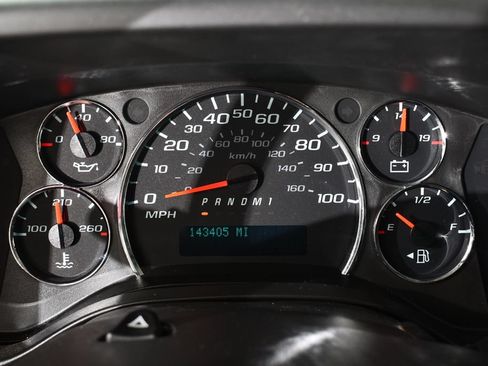 Used 2018 Chevrolet Express 2500 w/ Driver Convenience Package RWD image 23