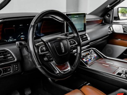 Used 2021 Lincoln Navigator Reserve AWD/4WD image 24