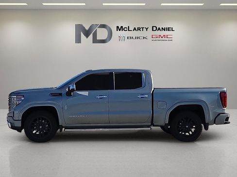 Used 2025 GMC Sierra 1500 Denali Ultimate image 3