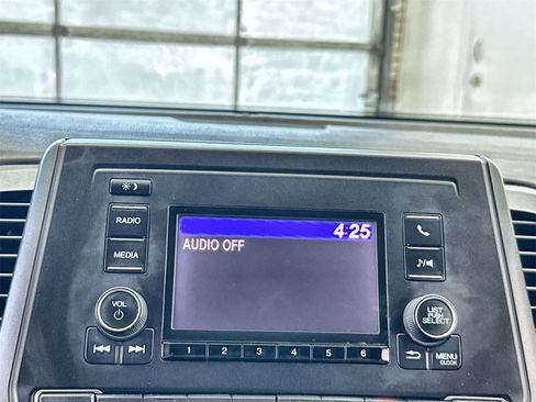 Used 2018 Honda Odyssey LX image 25