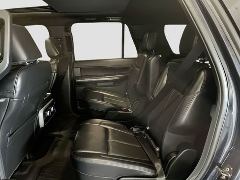 Used 2021 Ford Expedition XLT image 26