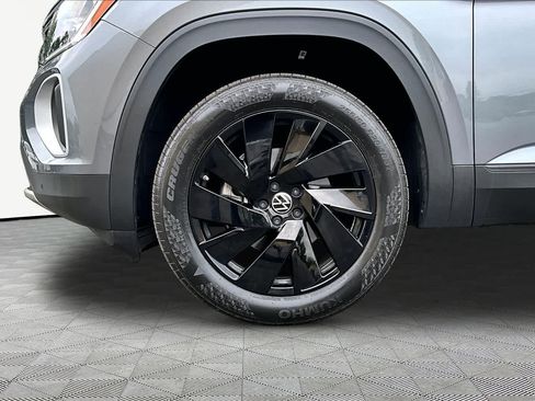 Used 2024 Volkswagen Atlas SE FWD image 11