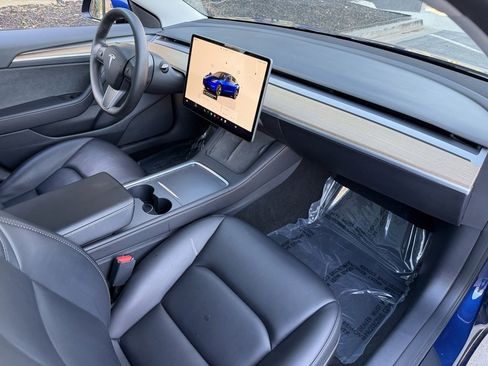 Used 2023 Tesla Model 3 Standard Range image 32