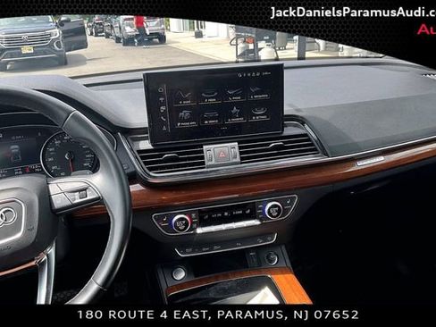 Used 2023 Audi Q5 2.0T Premium w/ Convenience Package AWD/4WD image 6