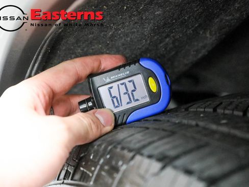 Used 2023 Nissan Rogue S image 31