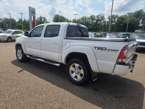 Used 2015 Toyota Tacoma 4x4 Double Cab w/ TRD Sport Package image 7