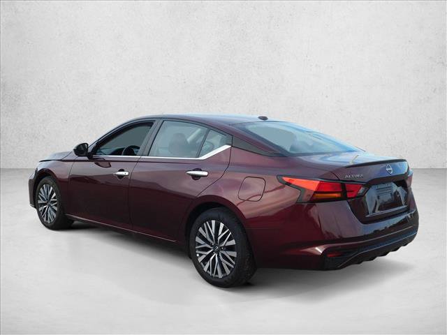 Used 2025 Nissan Altima 2.5 SV FWD image 7