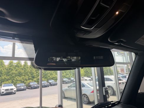 Used 2017 Mercedes-Benz G 550 Squared image 30