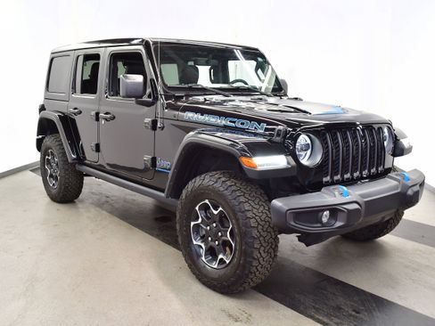 Used 2023 Jeep Wrangler Unlimited Rubicon 4xe w/ Cold Weather Group AWD/4WD image 2