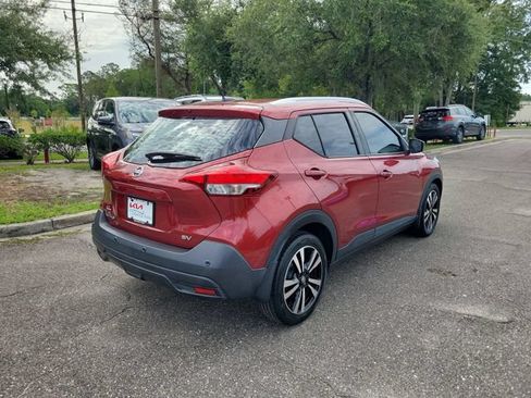 Used 2020 Nissan Kicks SV FWD image 2