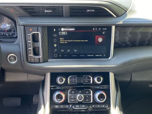 Used 2024 GMC Yukon Denali AWD/4WD image 23