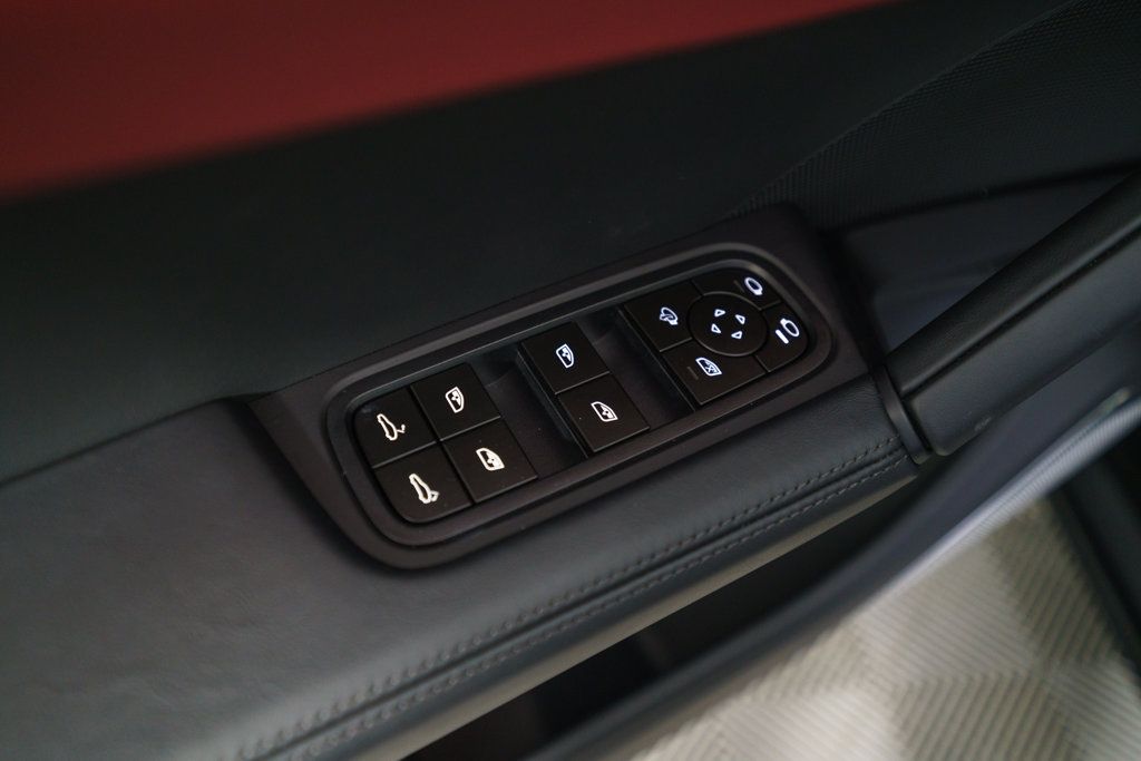 Certified 2026 Porsche Cayenne GTS AWD/4WD image 29