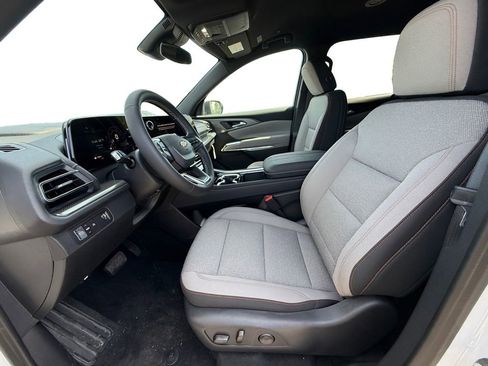 New 2026 Chevrolet Traverse LT FWD image 9