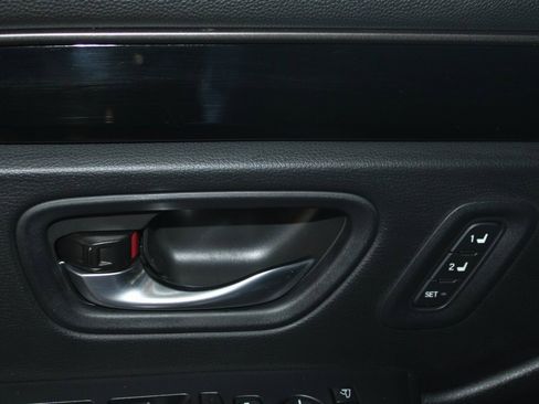 Used 2025 Honda Pilot TrailSport image 8