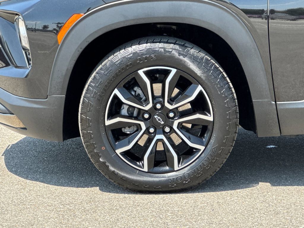 Used 2025 Chevrolet TrailBlazer ACTIV w/ Convenience Package FWD image 30