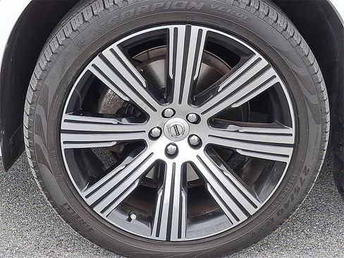 Used 2021 Volvo XC90 T6 Inscription w/ Lounge Package image 8