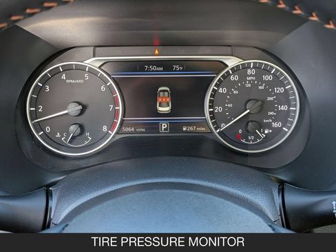 Certified 2025 Nissan Sentra SR FWD image 19
