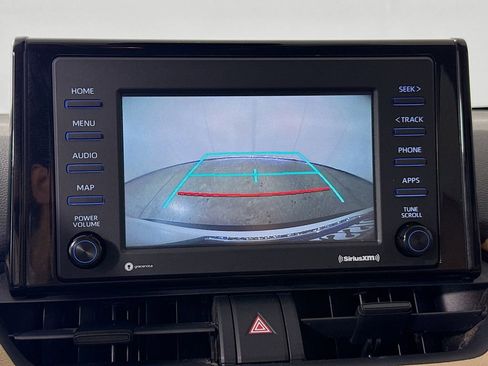 Used 2020 Toyota RAV4 XLE w/ Convenience Package FWD image 16