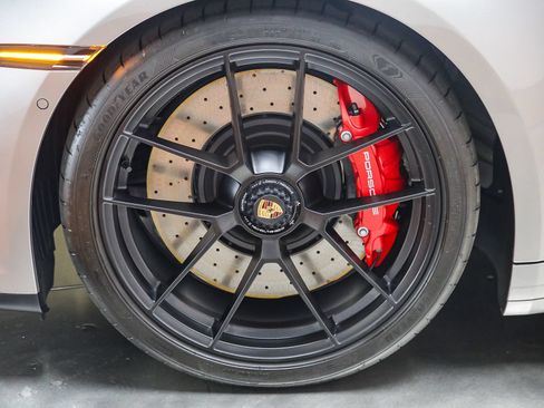Certified 2025 Porsche 911 Carrera 4 GTS AWD/4WD image 13