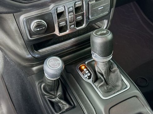 Used 2023 Jeep Wrangler Unlimited Sport AWD/4WD image 16
