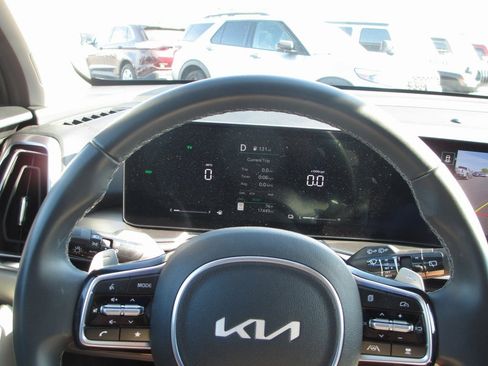 Used 2025 Kia Sorento EX image 28