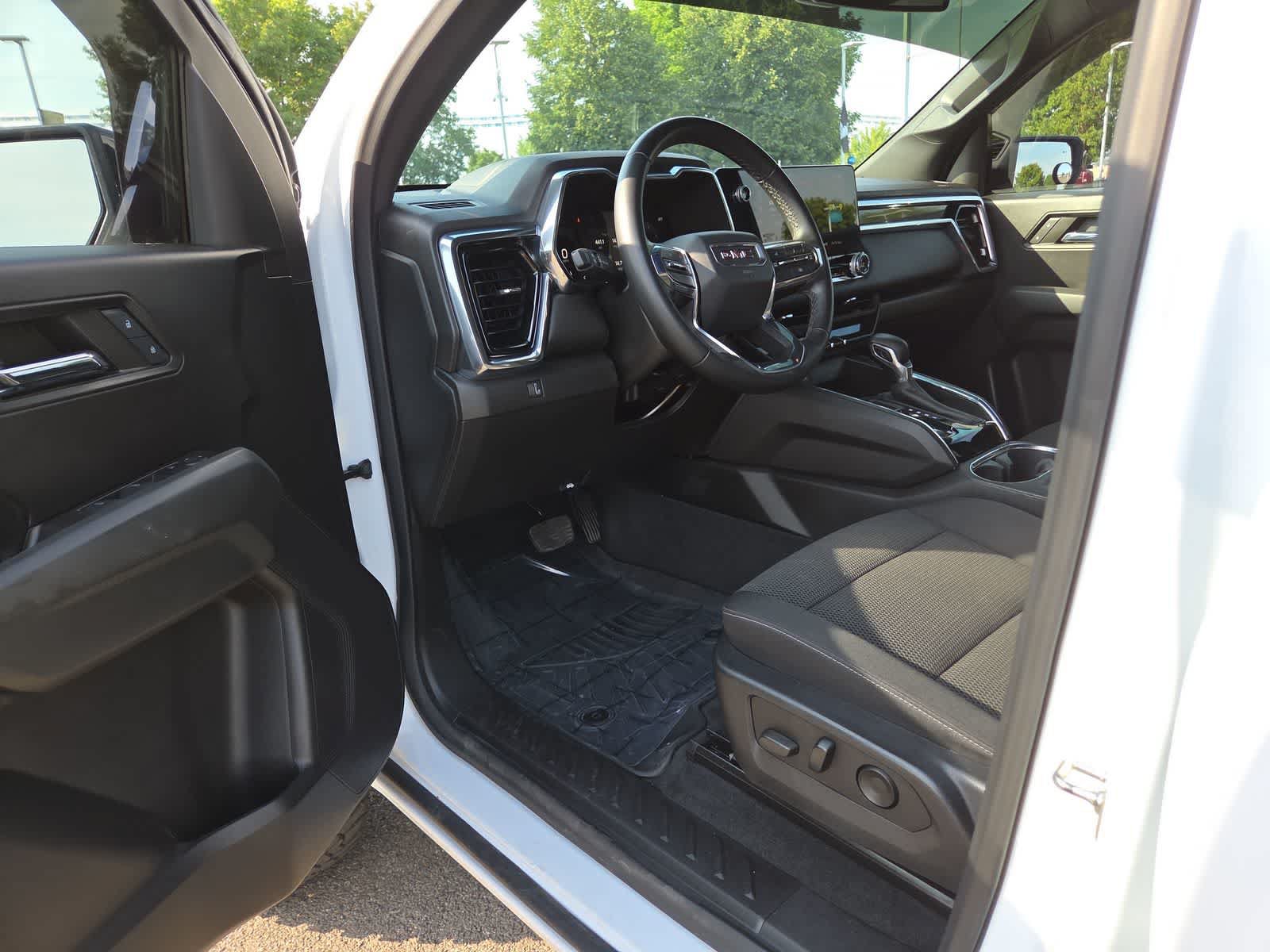 Used 2024 GMC Canyon Elevation w/ Convenience Package RWD image 10