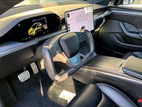 Used 2022 Tesla Model S Plaid image 13