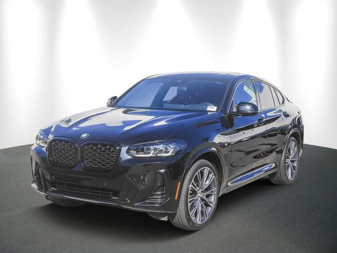 Certified 2024 BMW X4 xDrive30i w/ M Sport Package image 3