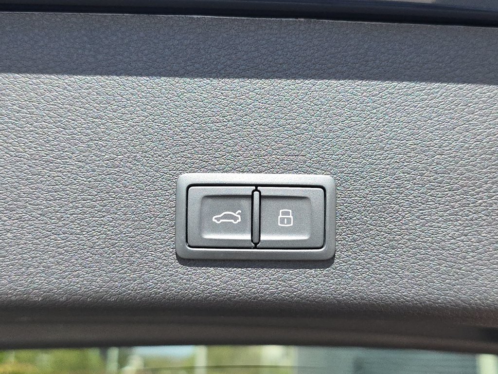 Certified 2024 Audi Q8 e-tron Premium Plus AWD/4WD image 16