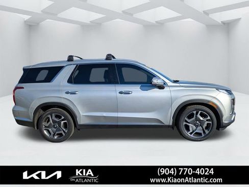 Used 2024 Hyundai Palisade Limited image 3