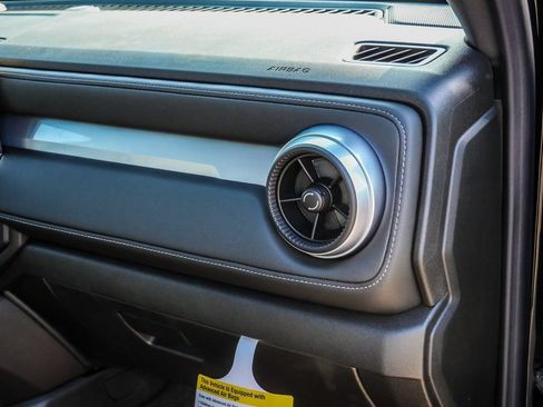 New 2026 Chevrolet Colorado LT w/ LT Convenience Package AWD/4WD image 15