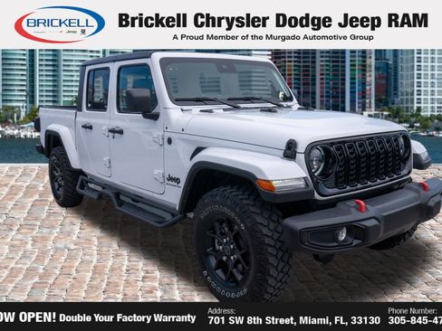 Used 2025 Jeep Gladiator Sport AWD/4WD image 3