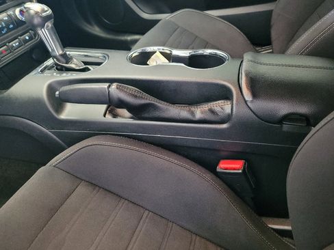 Used 2017 Ford Mustang Coupe image 26