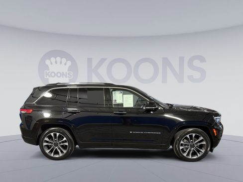 Used 2023 Jeep Grand Cherokee Overland w/ Luxury Tech Group IV image 17