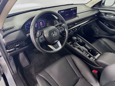 Used 2025 Honda Accord Touring image 9