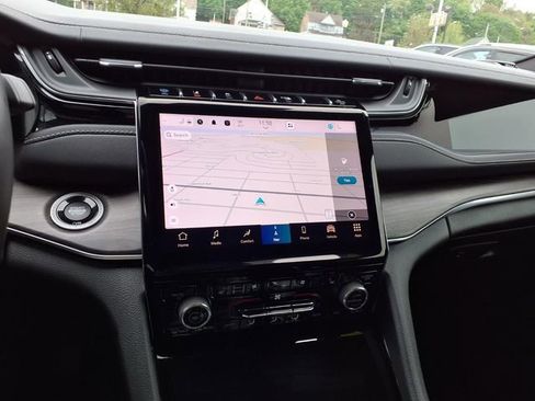 Used 2023 Jeep Grand Cherokee Overland w/ Advanced Protech Group III AWD/4WD image 28