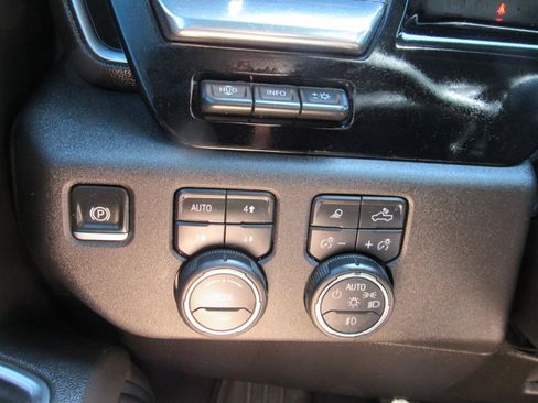 Used 2025 Chevrolet Silverado 2500 LTZ w/ LTZ Premium Package AWD/4WD image 26