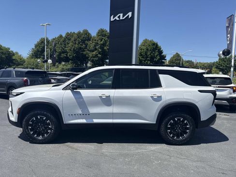 Used 2025 Chevrolet Traverse Z71 w/ Enhanced Driving Package AWD/4WD image 2