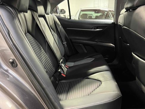 Used 2021 Toyota Camry SE w/ Convenience Package image 7