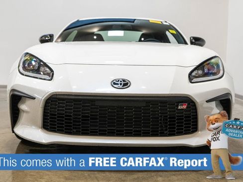 Used 2025 Toyota GR86 w/ ALL Weather Mat Package (TMS) RWD image 2