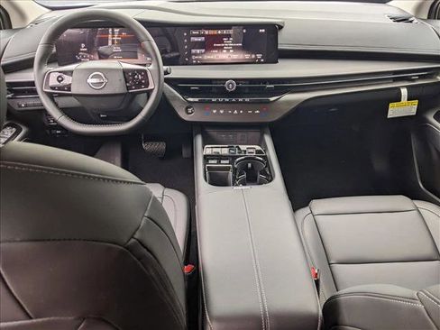 Certified 2025 Nissan Murano SV image 13