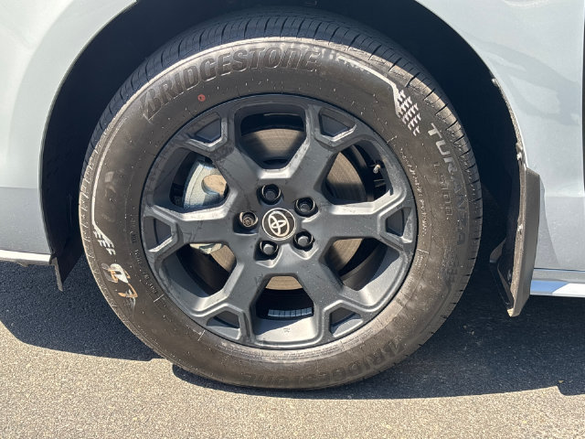 New 2026 Toyota Sienna XLE Woodland Edition AWD/4WD image 8