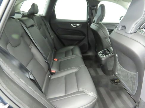 Used 2023 Volvo XC60 B5 Ultimate w/ Climate Package image 22