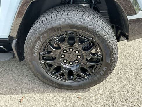 Used 2024 GMC Hummer EV 2X AWD/4WD image 5